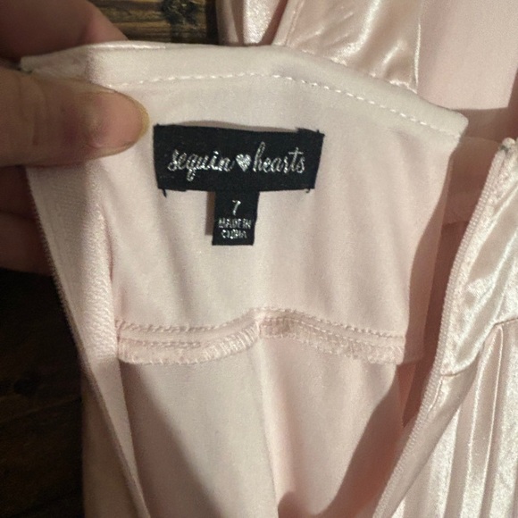 Lovely Pale Pink formal pleaded dress. - Picture 4 of 7